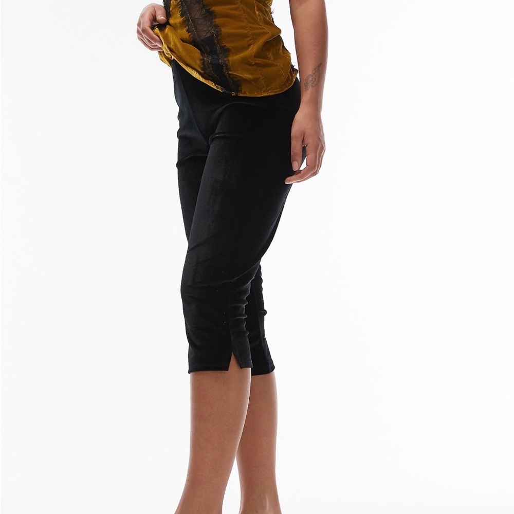 NWT ASOS DESIGN velvet capri pants with side split detail in black
